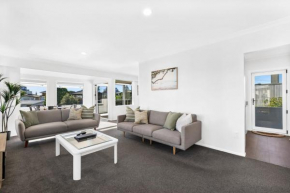 Idyllic family escape, Close to the beach and Mount